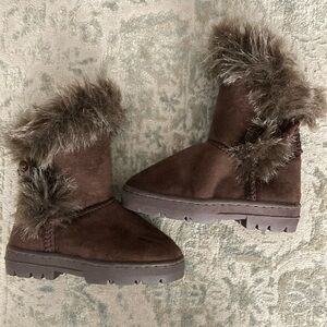 NWOT Brown faux fur boots Jumbo Coco Sz 10